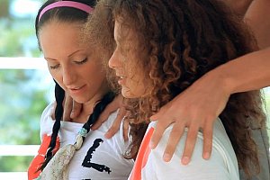 黄色小说和视频在线免费观看